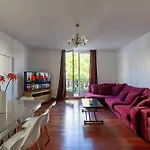 Arc De Triomphe View - Sleeps 7 - Elegant 1Br - Terrace