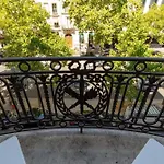 Arc De Triomphe View - Sleeps 7 - Elegant 1Br - Terrace