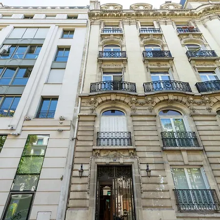 Arc De Triomphe View - Sleeps 7 - Elegant 1Br - Terrace Paris