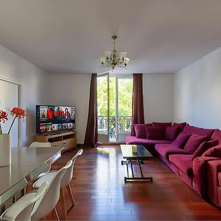Arc De Triomphe View - Sleeps 7 - Elegant 1Br - Terrace * Paris