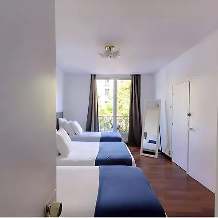 Apartment Arc De Triomphe View - Sleeps 7 - Elegant 1Br - Terrace *