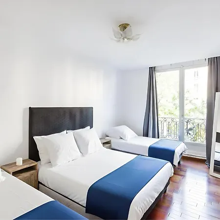 Apartment Arc De Triomphe View - Sleeps 7 - Elegant 1Br - Terrace *
